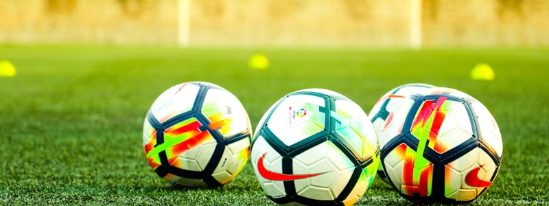 体育场馆内座无虚席的盛大比赛场景